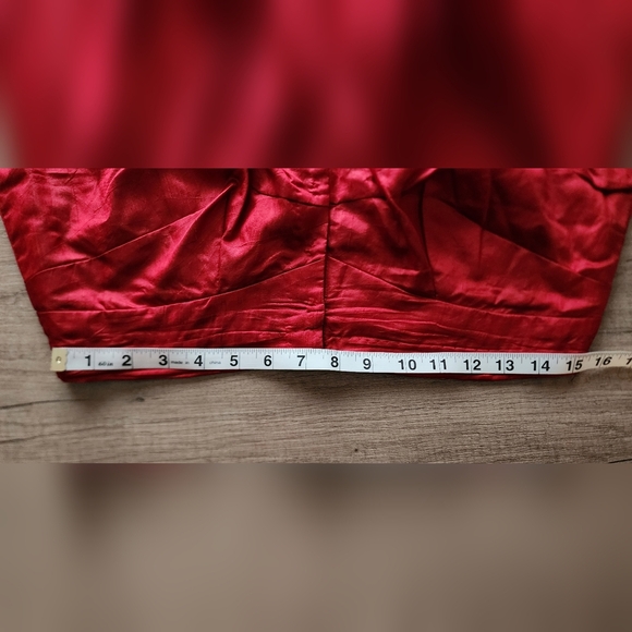 Saree with Top Red and Gold Elephant Applique Embroidered and Sequined - Picture 4 of 5